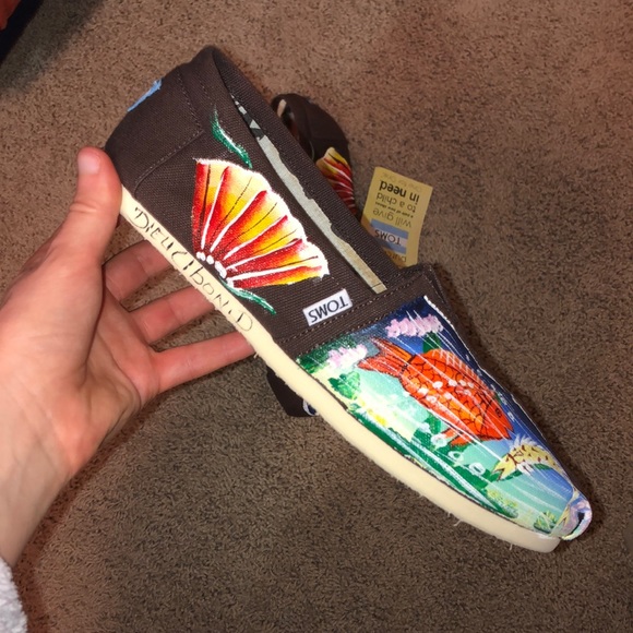 Shoes - Picture 2 of 4